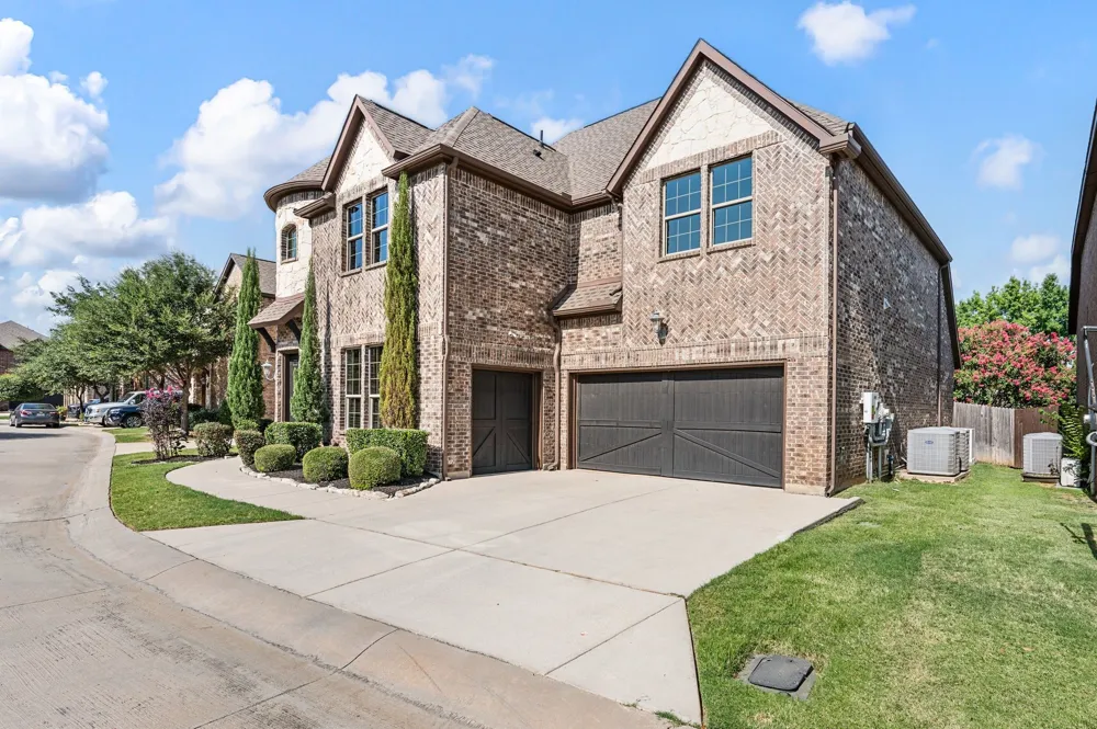 7216 E Nirvana Circle North Richland Hills, TX 76182