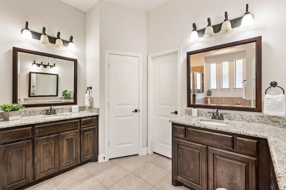 7216 E Nirvana Circle North Richland Hills, TX 76182