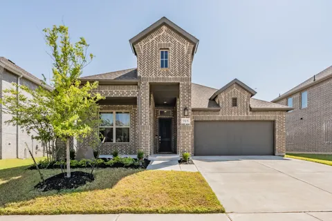 918 Hawthorn Lane