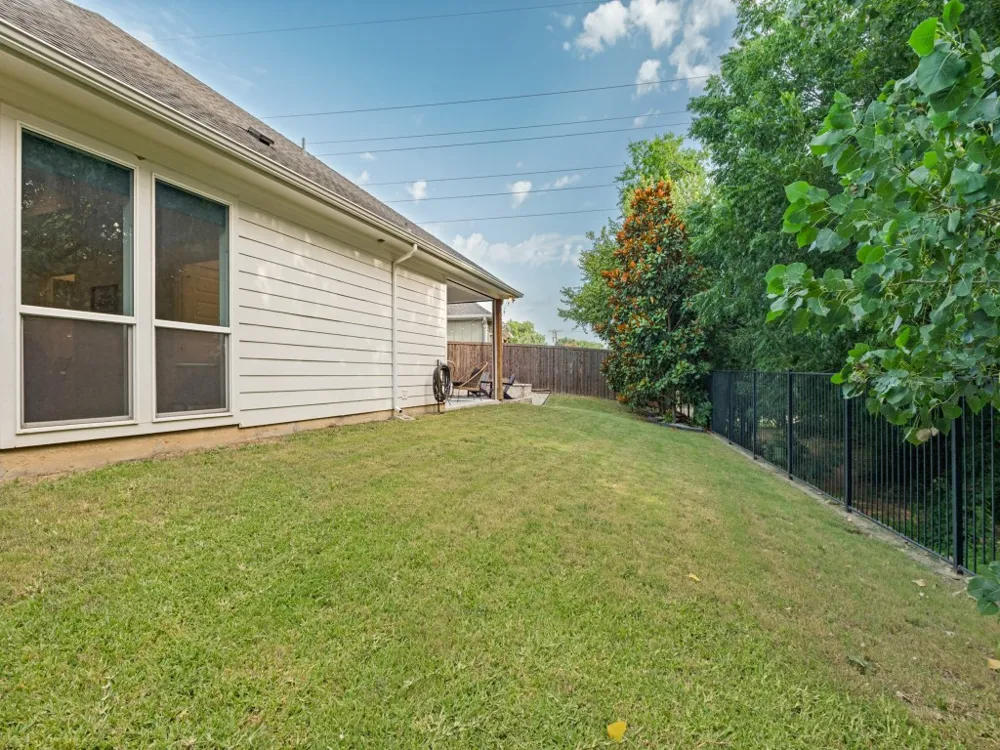 972 Meadow Bend Loop S Grapevine, TX 76051