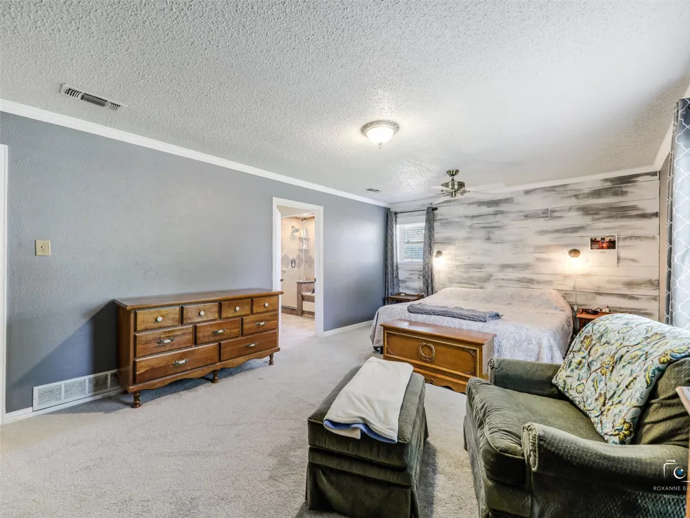 6404 Suncrest Court North Richland Hills, TX 76180