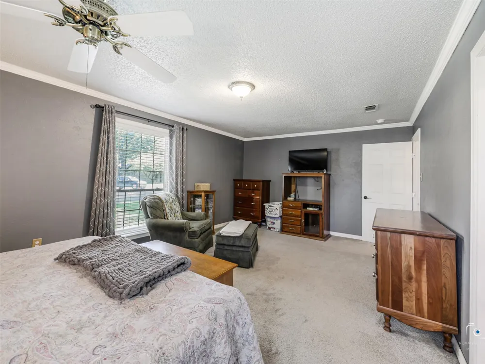 6404 Suncrest Court North Richland Hills, TX 76180