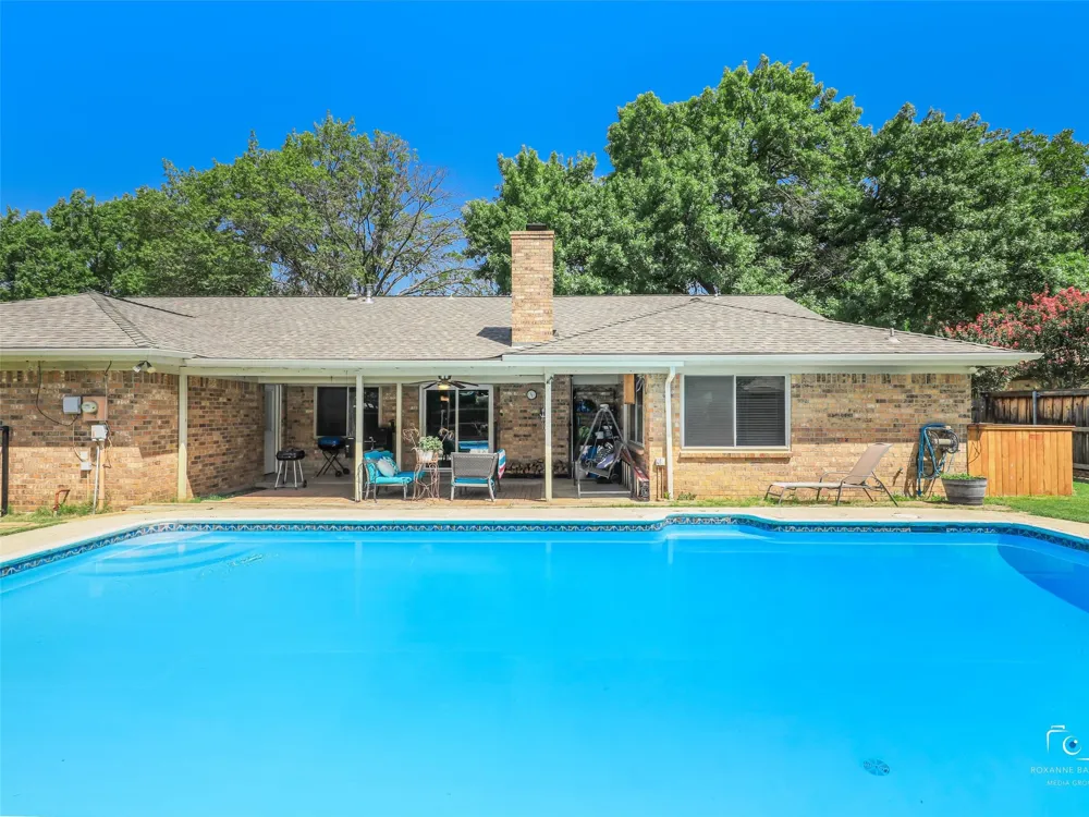 6404 Suncrest Court North Richland Hills, TX 76180