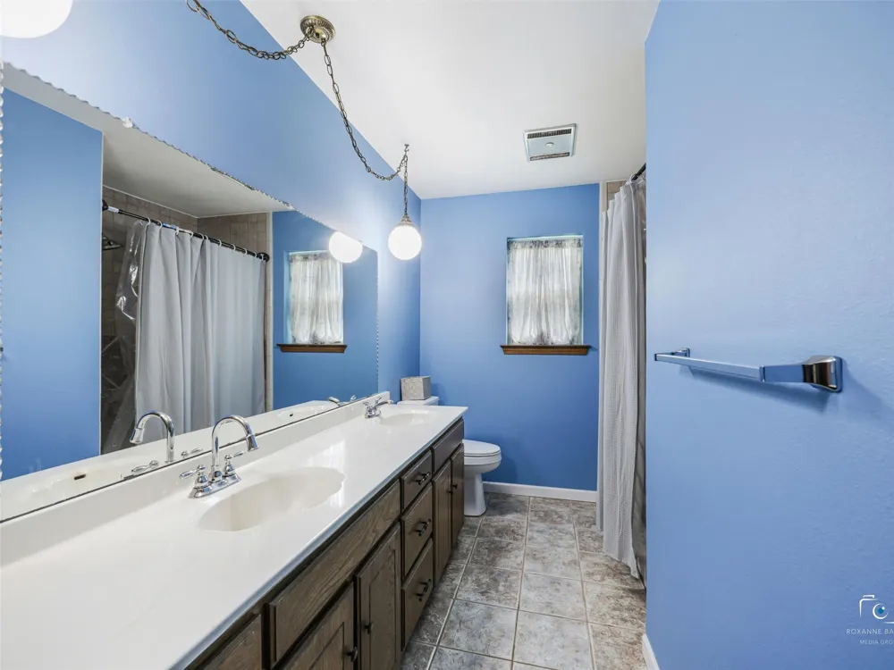6404 Suncrest Court North Richland Hills, TX 76180