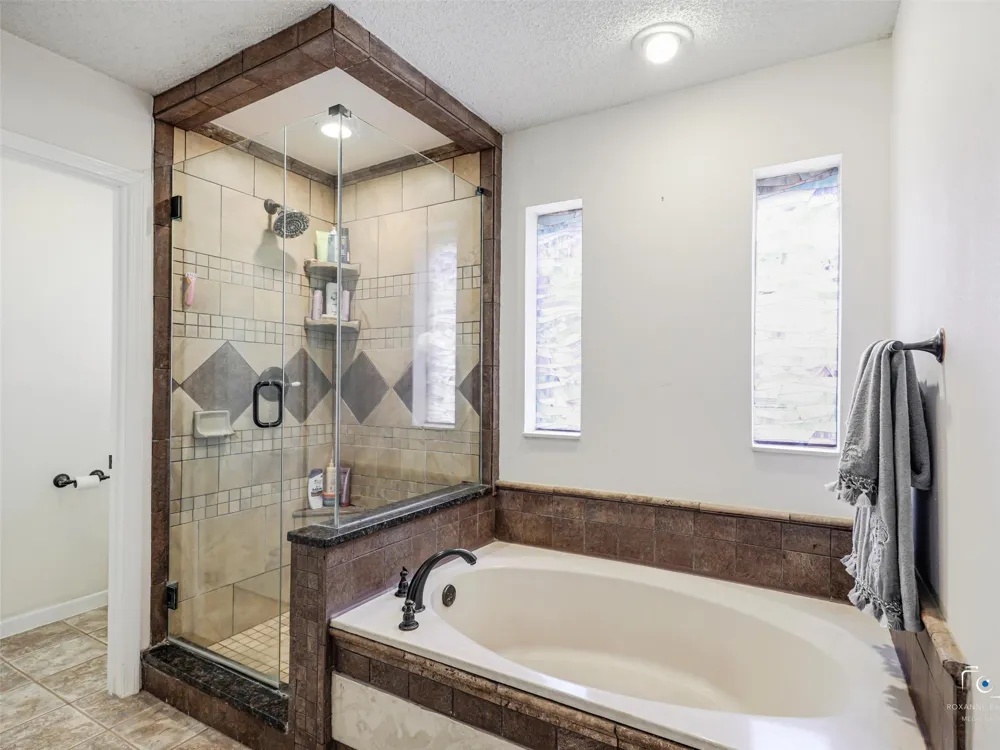 6404 Suncrest Court North Richland Hills, TX 76180