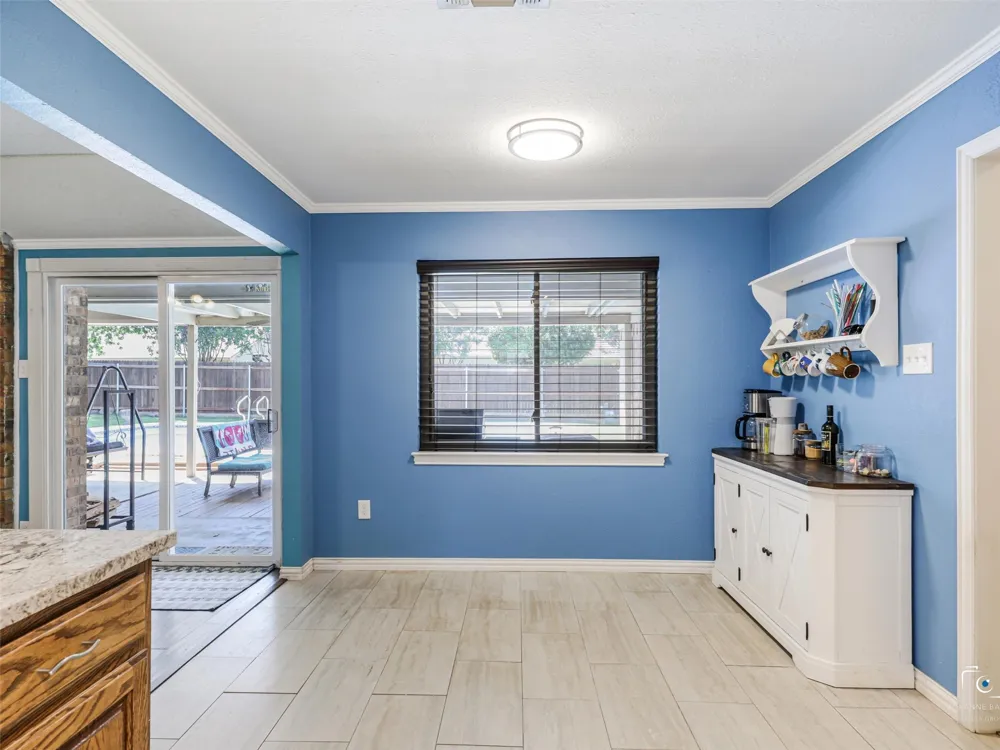 6404 Suncrest Court North Richland Hills, TX 76180