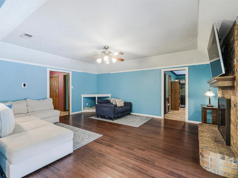 6404 Suncrest Court North Richland Hills, TX 76180