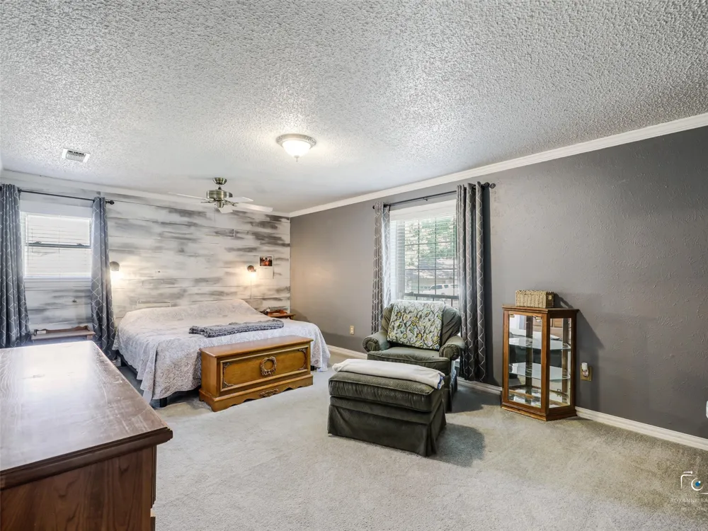 6404 Suncrest Court North Richland Hills, TX 76180