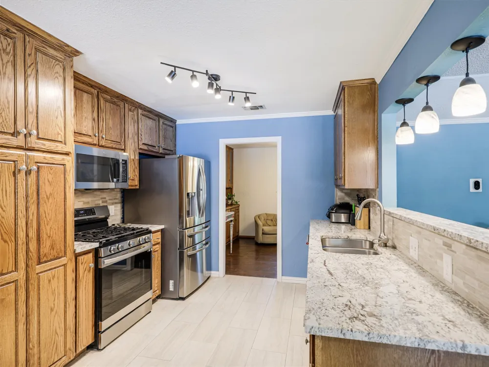 6404 Suncrest Court North Richland Hills, TX 76180