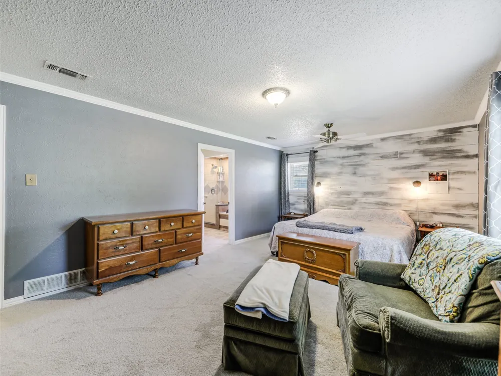 6404 Suncrest Court North Richland Hills, TX 76180
