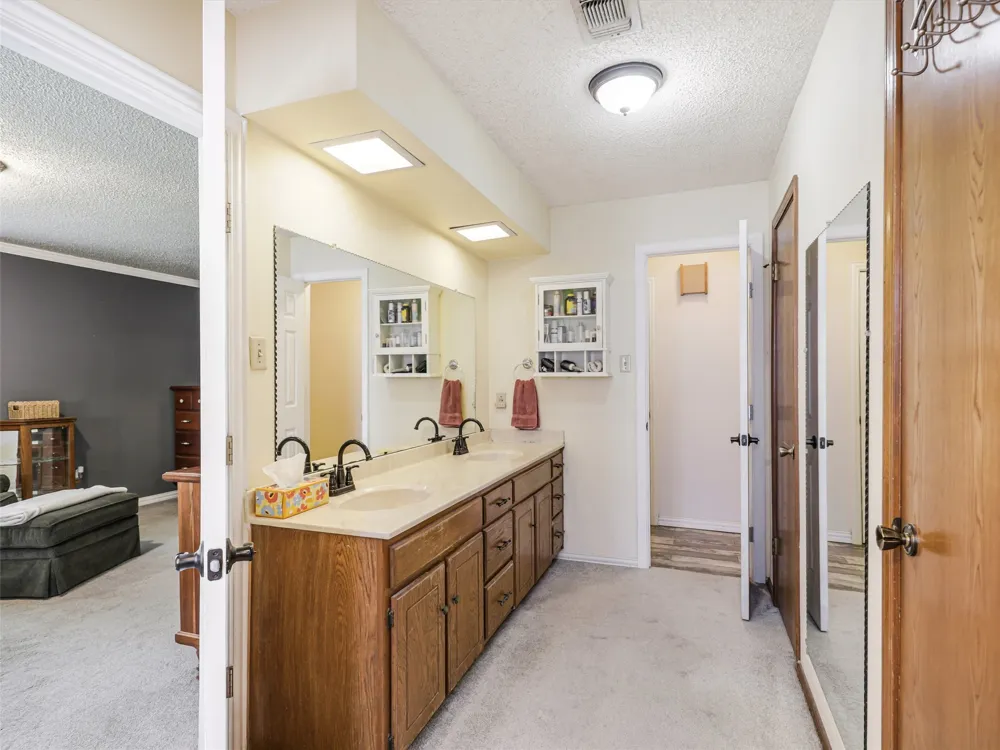 6404 Suncrest Court North Richland Hills, TX 76180