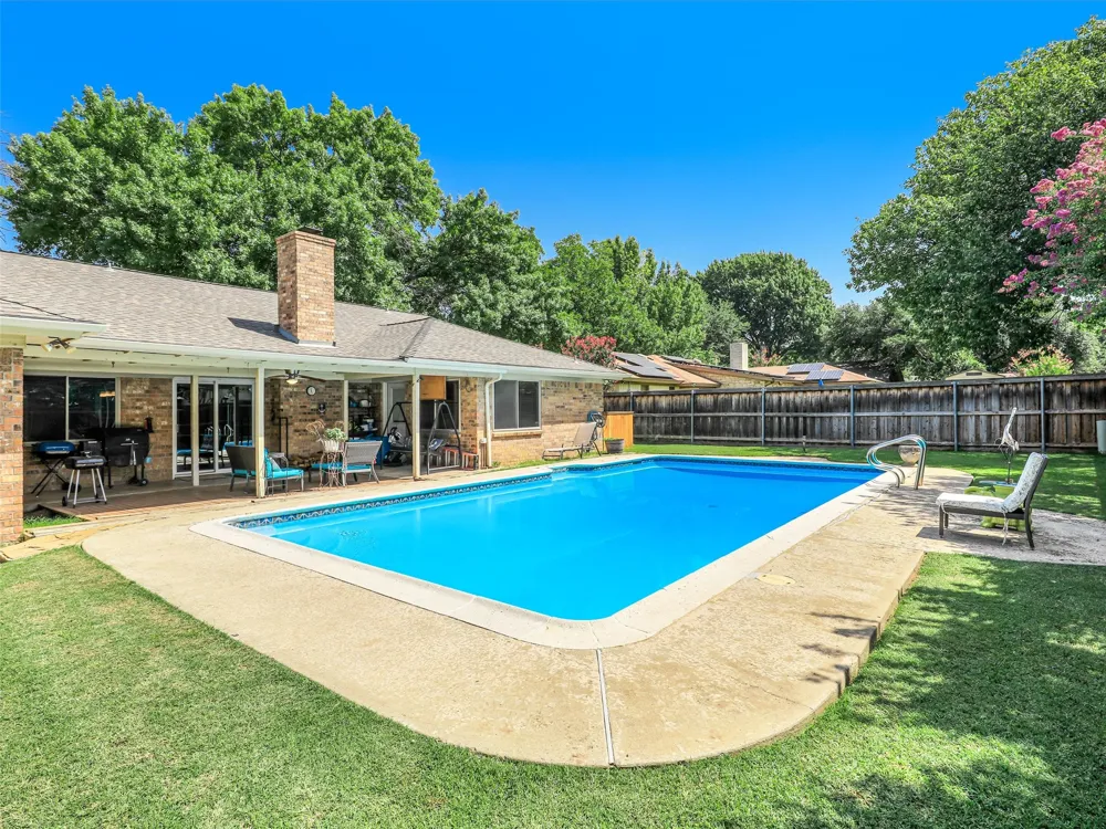 6404 Suncrest Court North Richland Hills, TX 76180