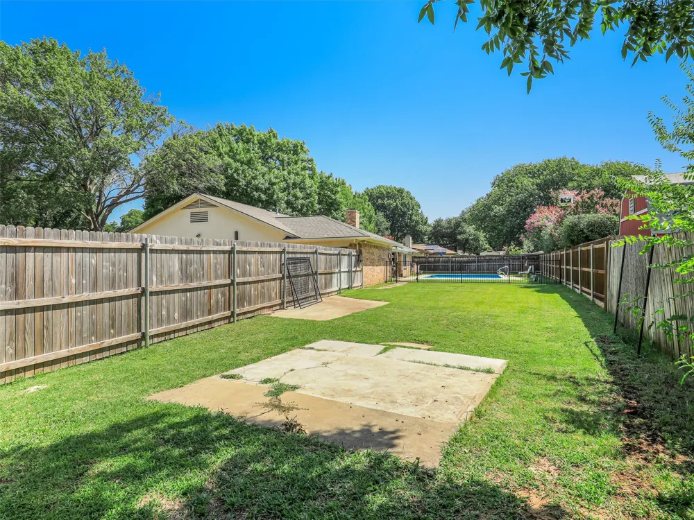 6404 Suncrest Court North Richland Hills, TX 76180