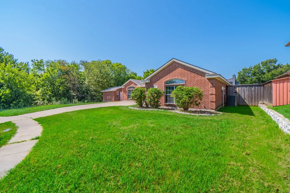 3901 Georgetown Drive Sachse, TX 75048
