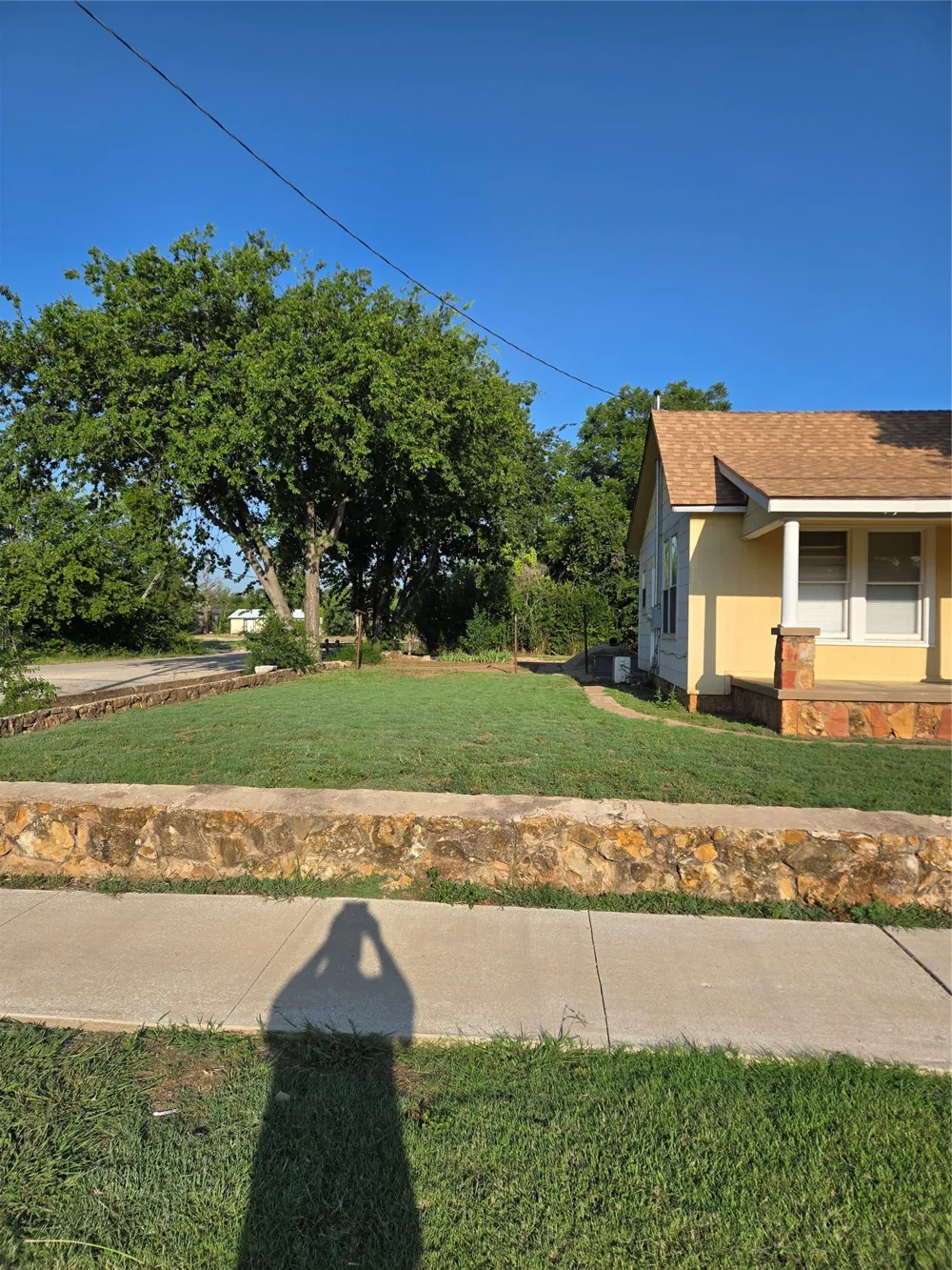 714 S Commercial Avenue Coleman, TX 76834