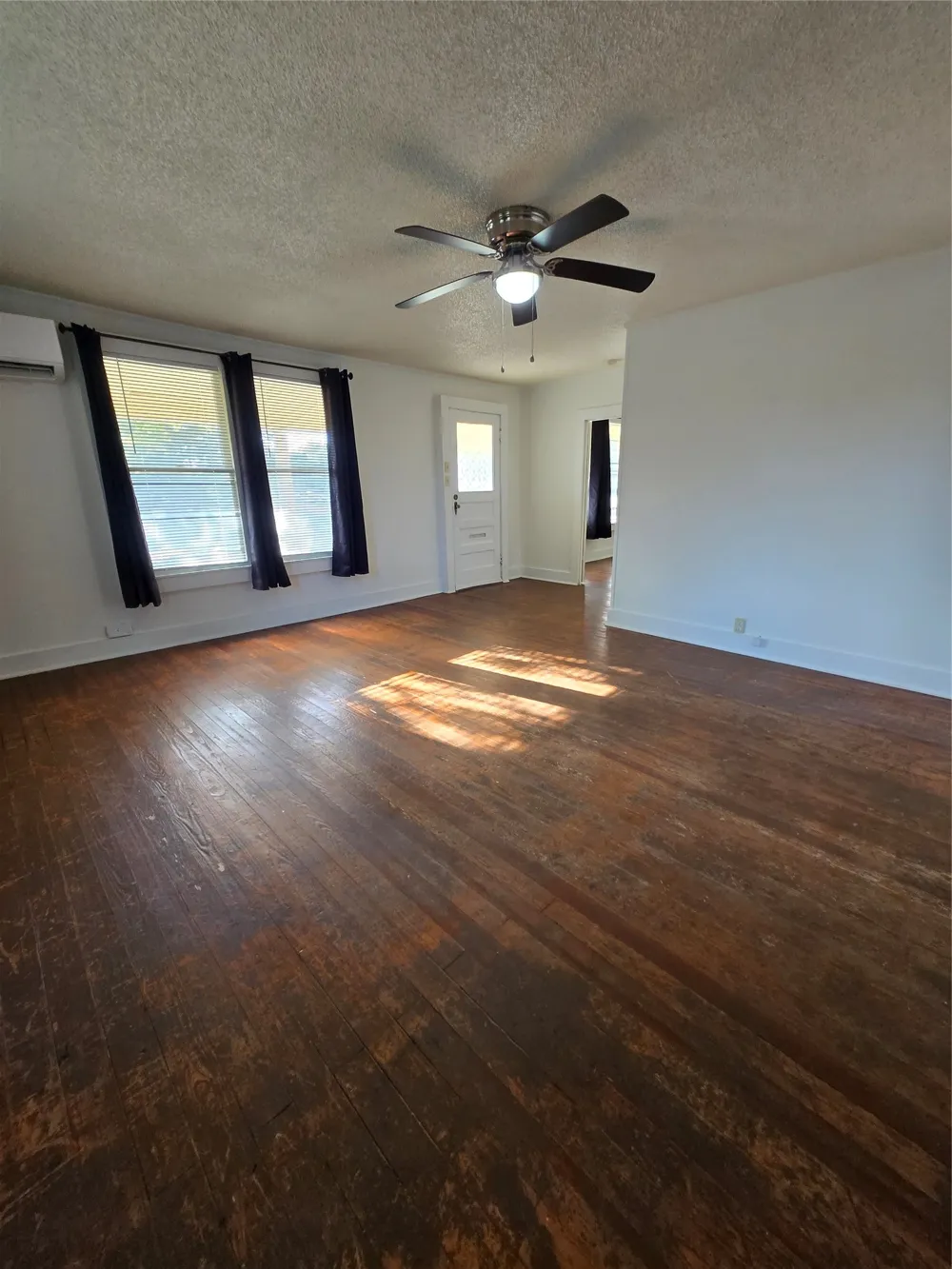 714 S Commercial Avenue Coleman, TX 76834