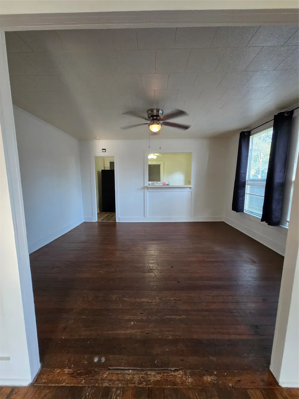 714 S Commercial Avenue Coleman, TX 76834