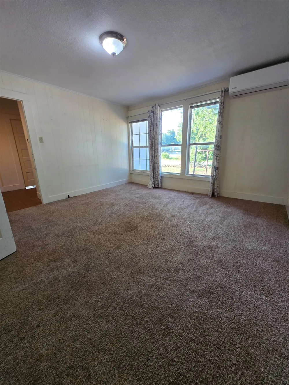 714 S Commercial Avenue Coleman, TX 76834