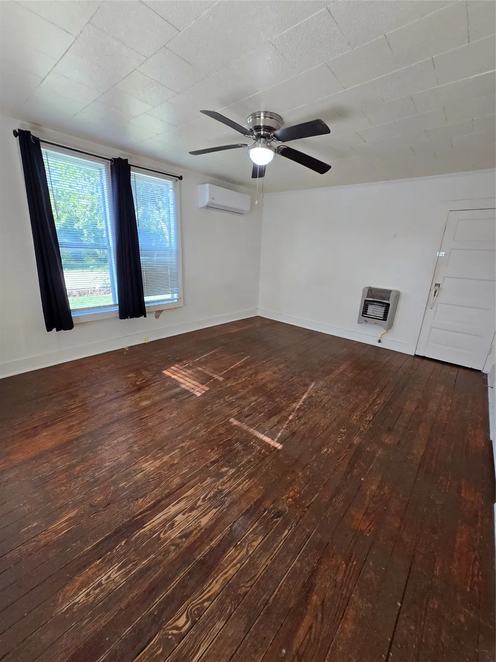 714 S Commercial Avenue Coleman, TX 76834