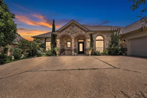 335 Edinburgh Lane