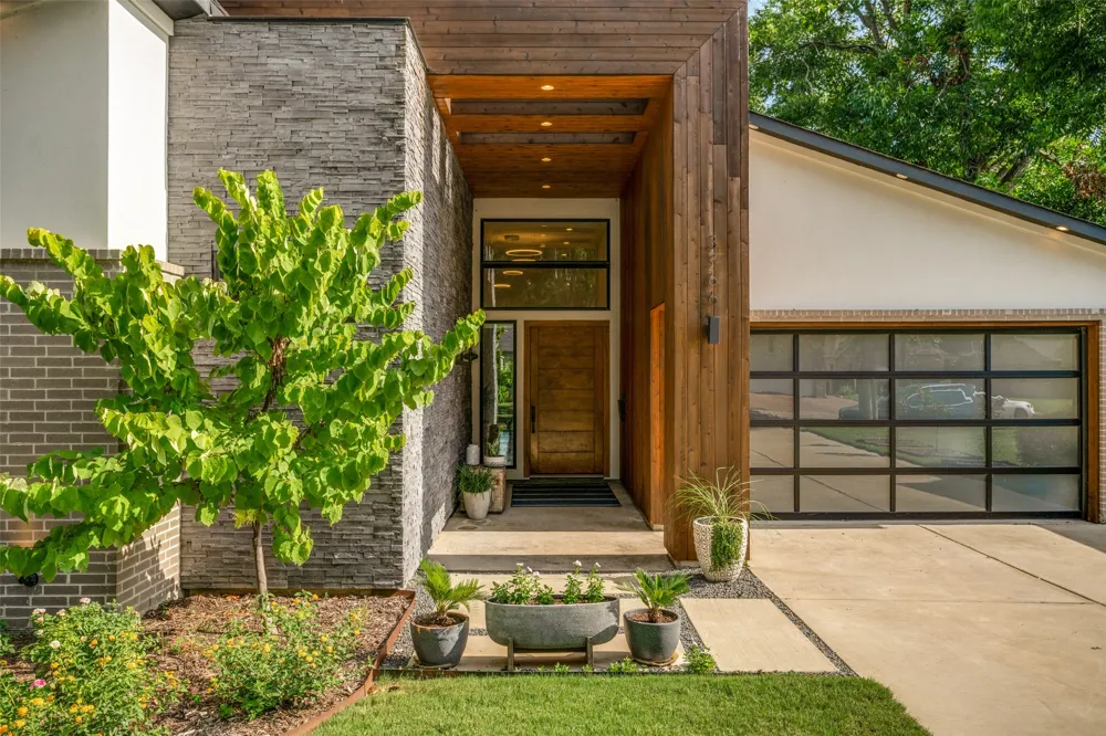 3766 Manana Drive Dallas, TX 75220
