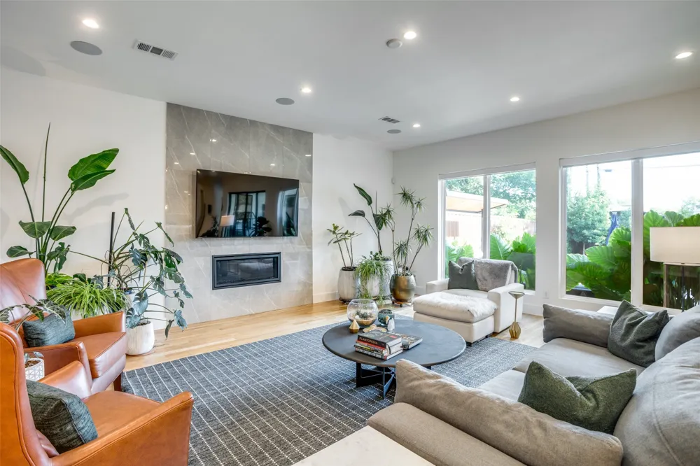 3766 Manana Drive Dallas, TX 75220