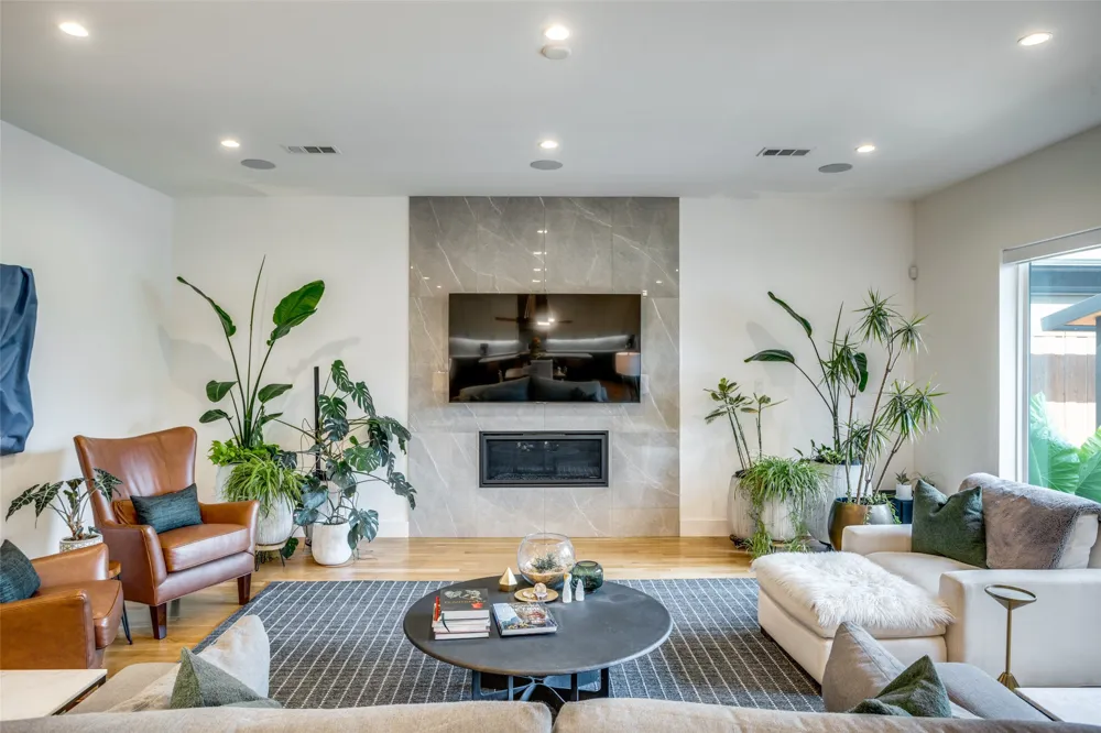 3766 Manana Drive Dallas, TX 75220