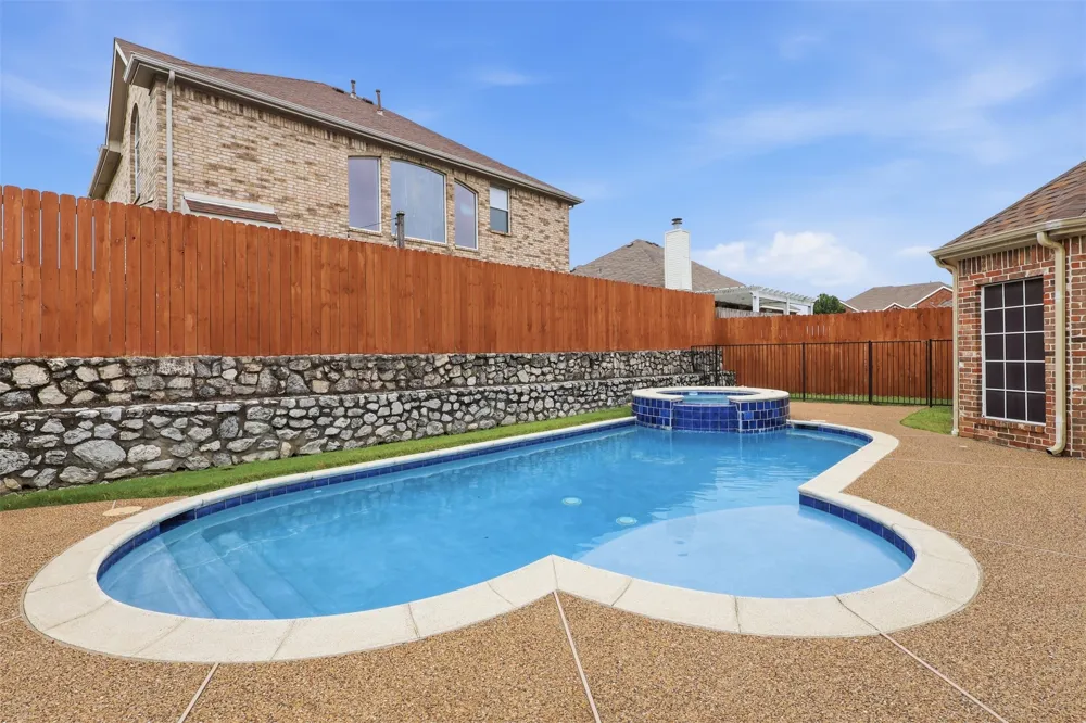 5804 Logan Drive Plano, TX 75094