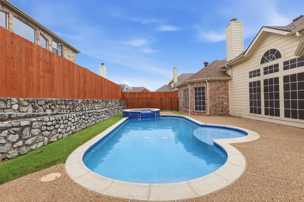 5804 Logan Drive Plano, TX 75094