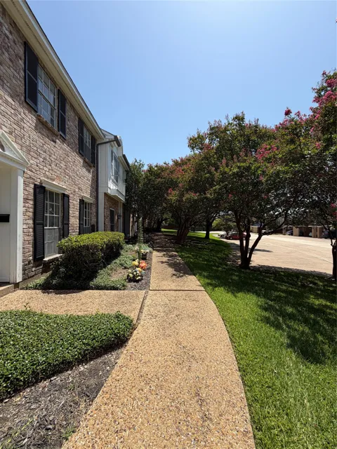 625 Trailwood Court