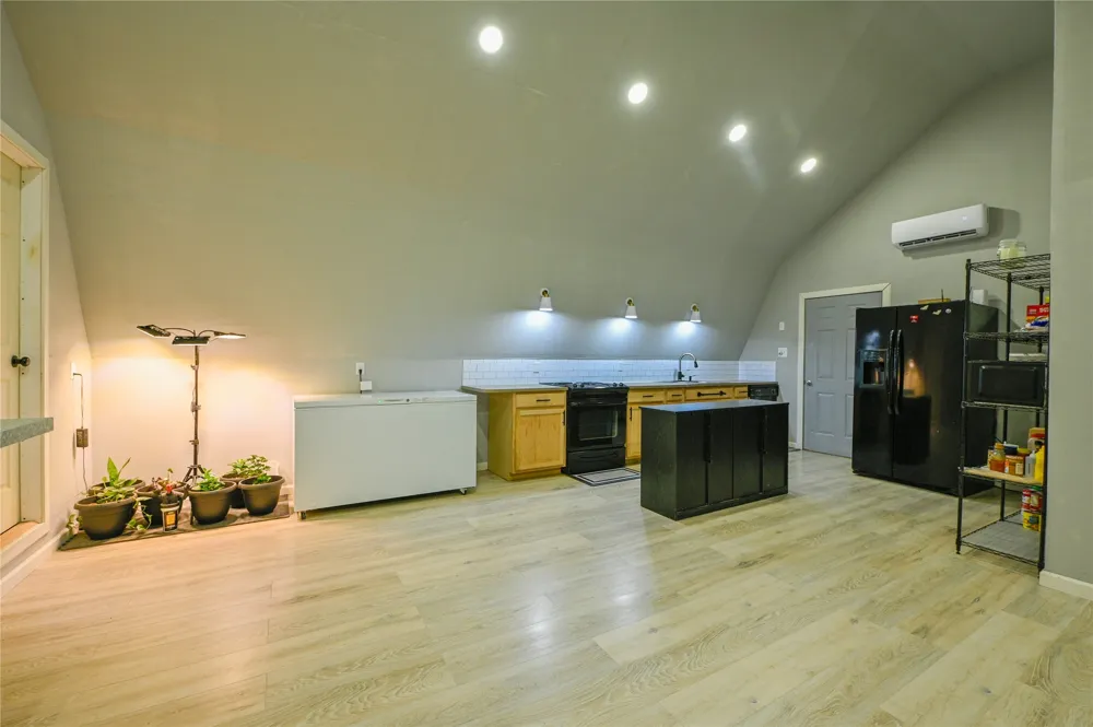 2275 County Road 4185 Meridian, TX 76665