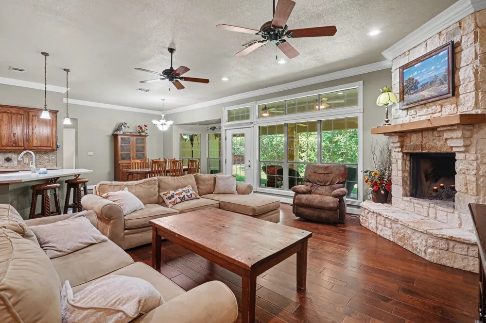 126 Willow Creek Circle Mansfield, TX 76063