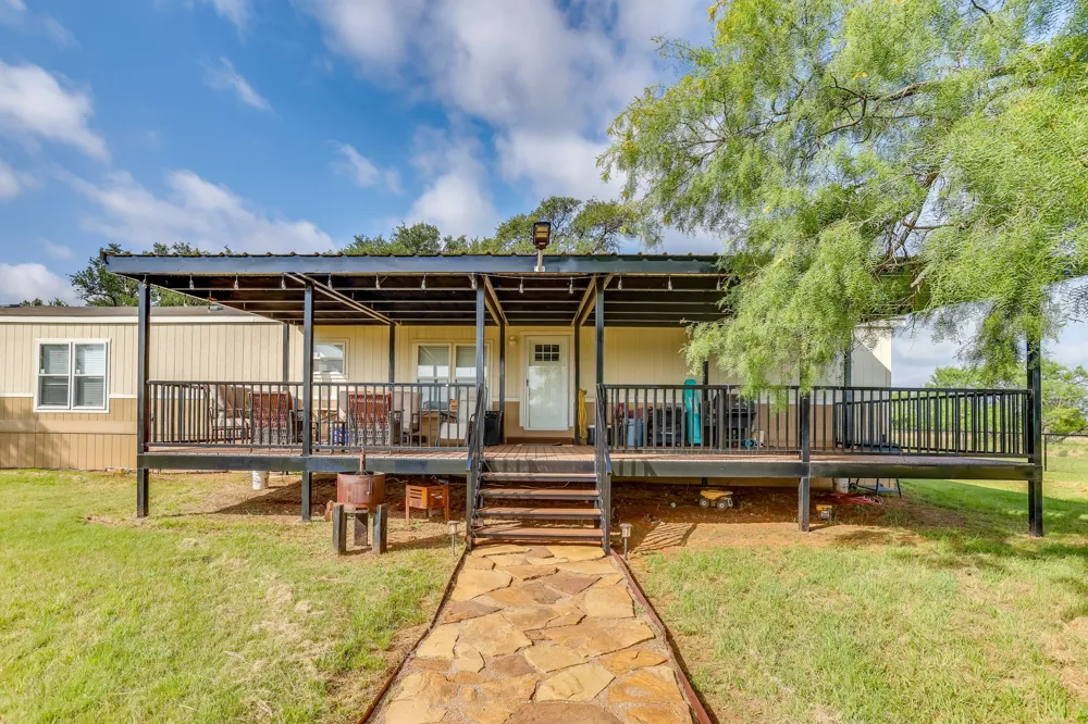 538 FM 52 Graford, TX 76649