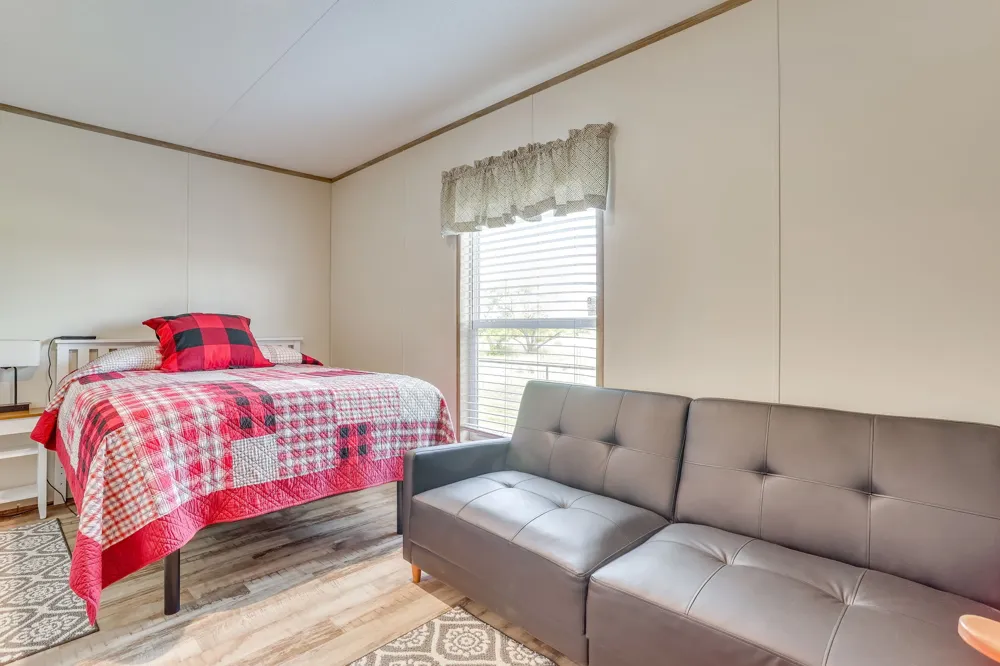 538 FM 52 Graford, TX 76649