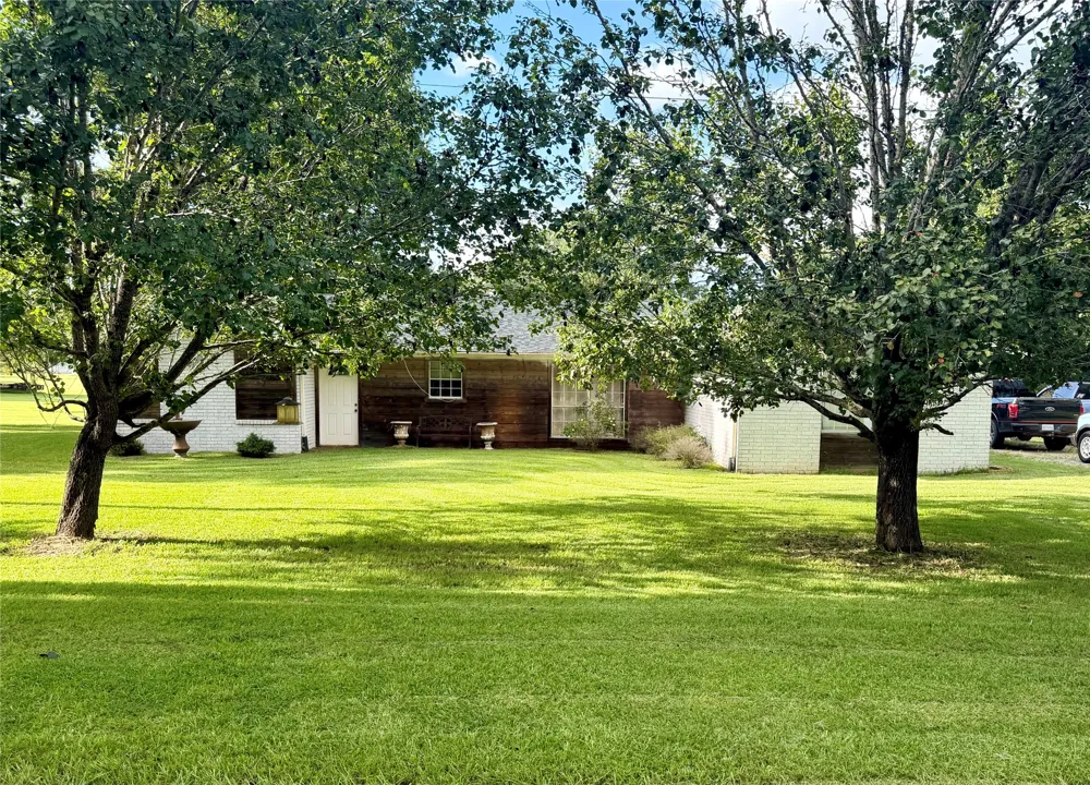 942 Foreman Road Doyline, LA 71023