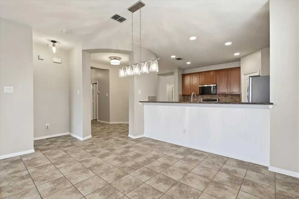 498 Grayson Lane Lake Dallas, TX 75065