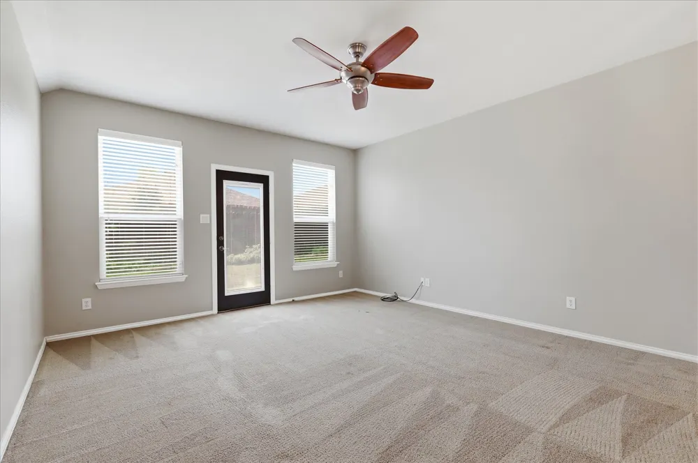 498 Grayson Lane Lake Dallas, TX 75065
