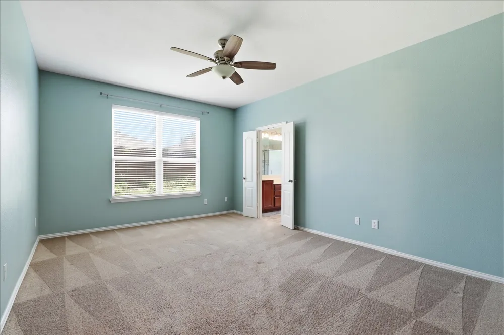 498 Grayson Lane Lake Dallas, TX 75065