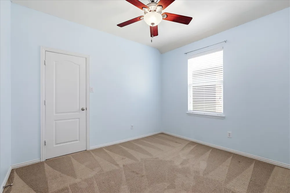 498 Grayson Lane Lake Dallas, TX 75065