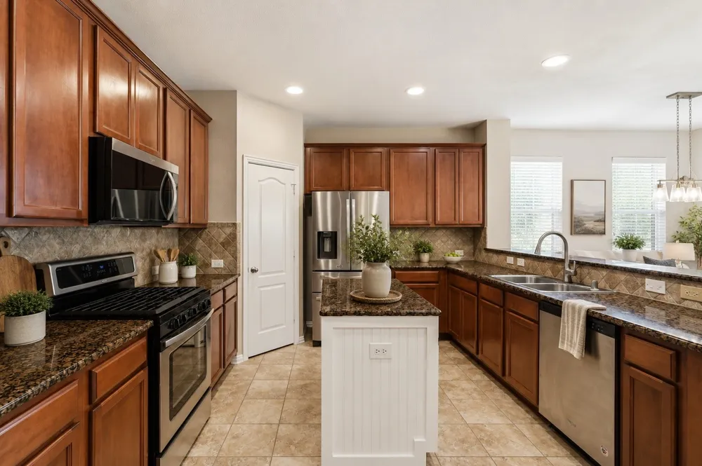 498 Grayson Lane Lake Dallas, TX 75065