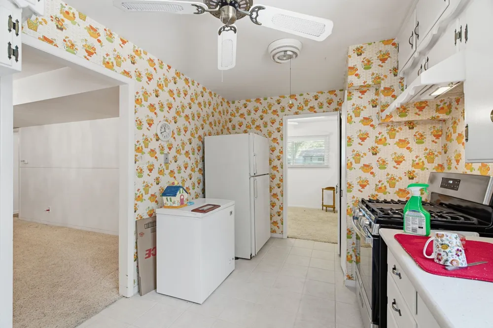 1301 Colonial Court Arlington, TX 76013
