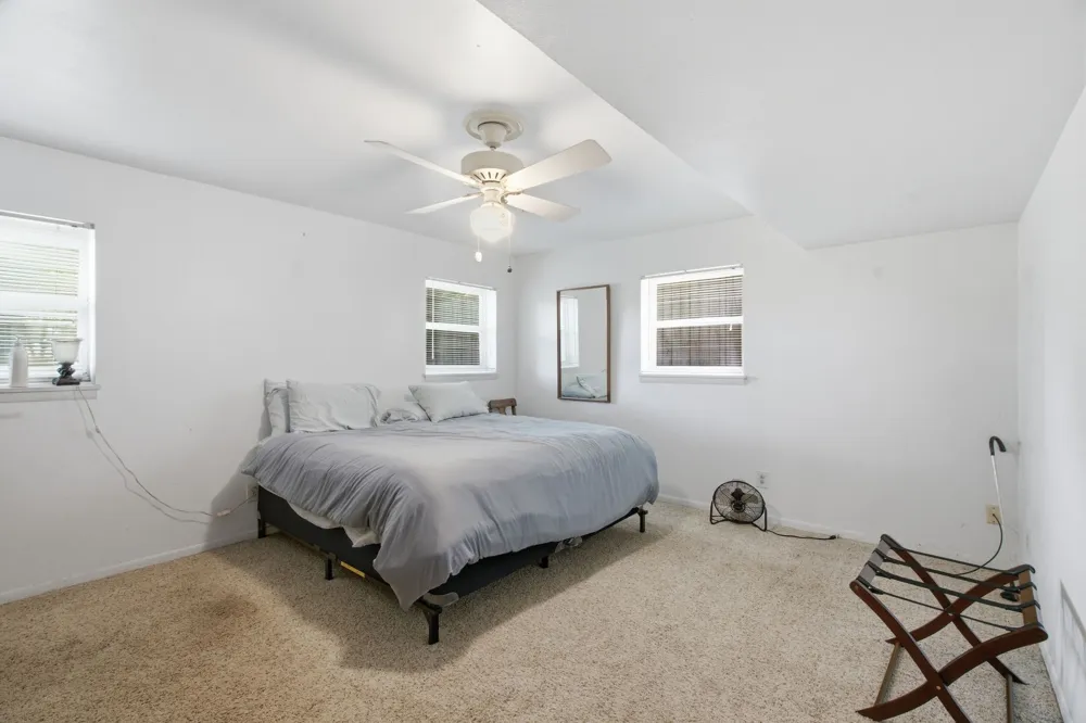 1301 Colonial Court Arlington, TX 76013