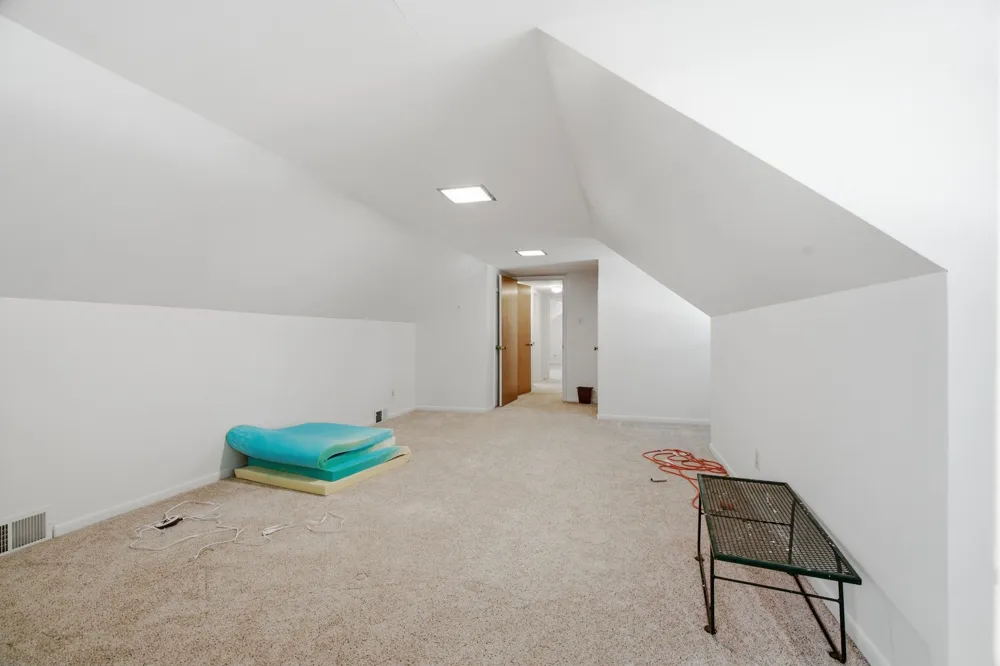 1301 Colonial Court Arlington, TX 76013