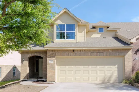 230 Greathouse Village