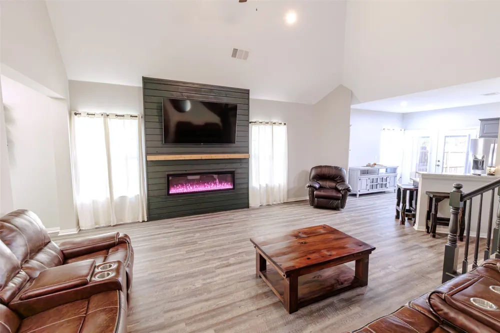 230 Greathouse Village Decatur, TX 76234