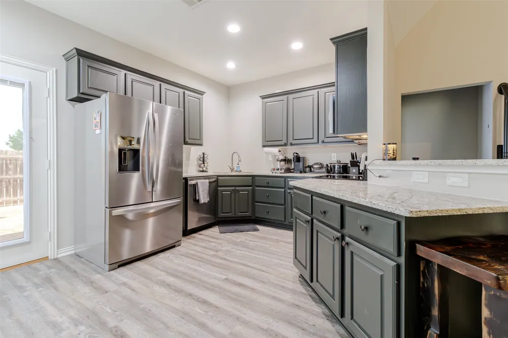 230 Greathouse Village Decatur, TX 76234