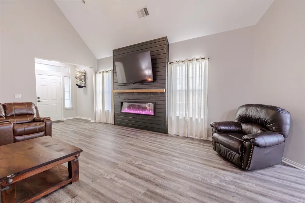 230 Greathouse Village Decatur, TX 76234