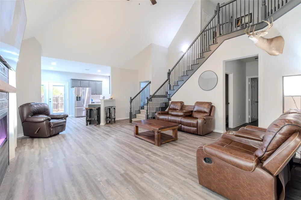 230 Greathouse Village Decatur, TX 76234