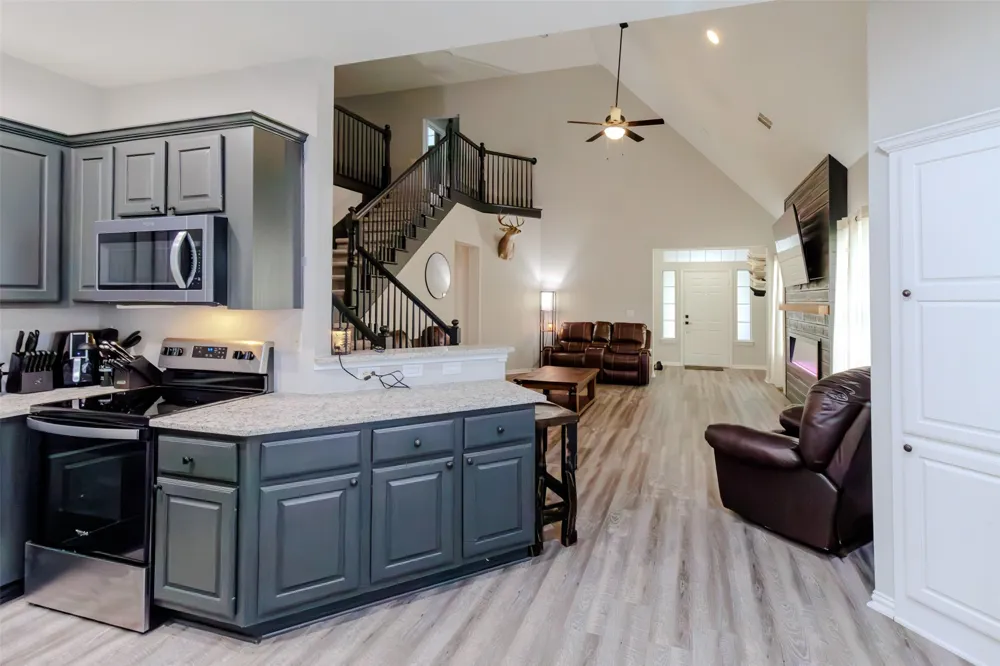 230 Greathouse Village Decatur, TX 76234