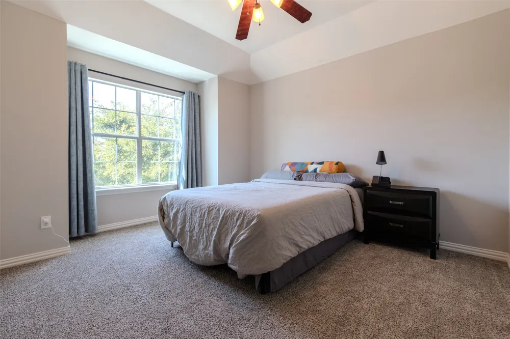 230 Greathouse Village Decatur, TX 76234